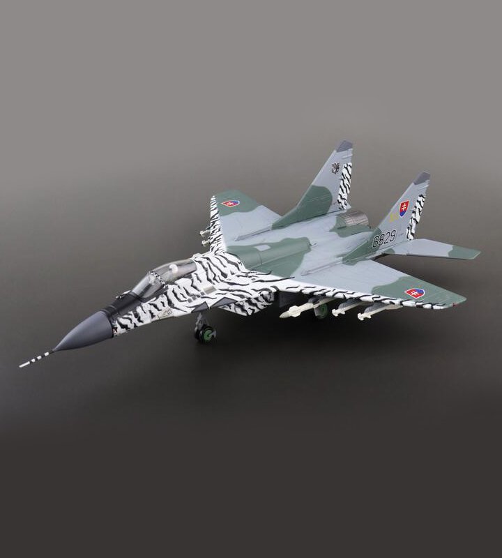 HA6513斯洛伐克空軍MiG-29A Slovak Tiger 2002彩繪