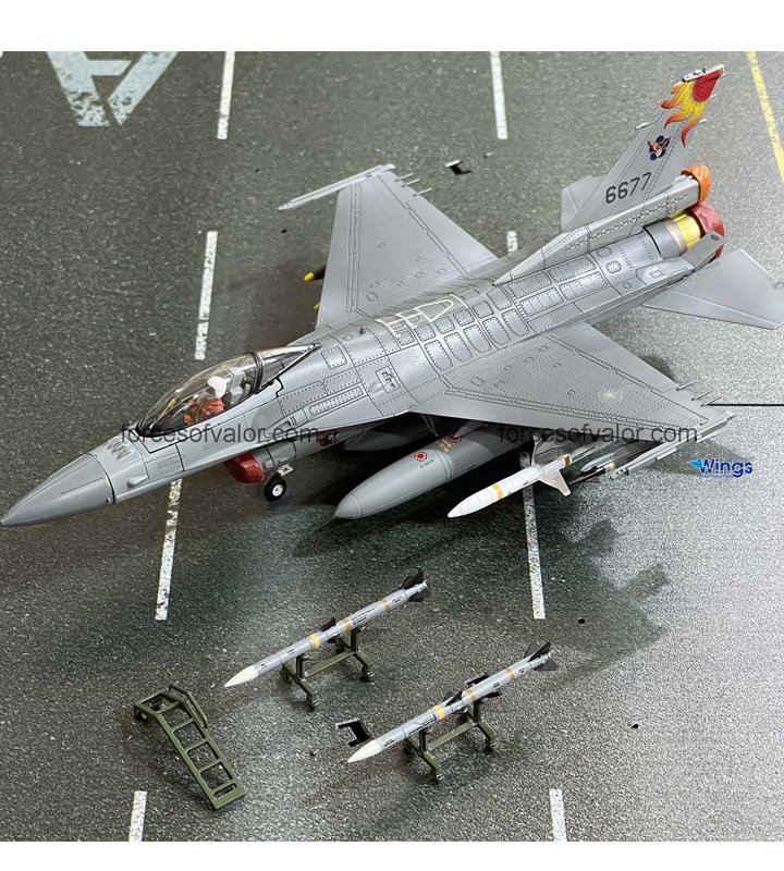 813005A空軍花蓮F-16A馬拉道彩色太陽神#6677戰鬥機(彩模型1/72成品