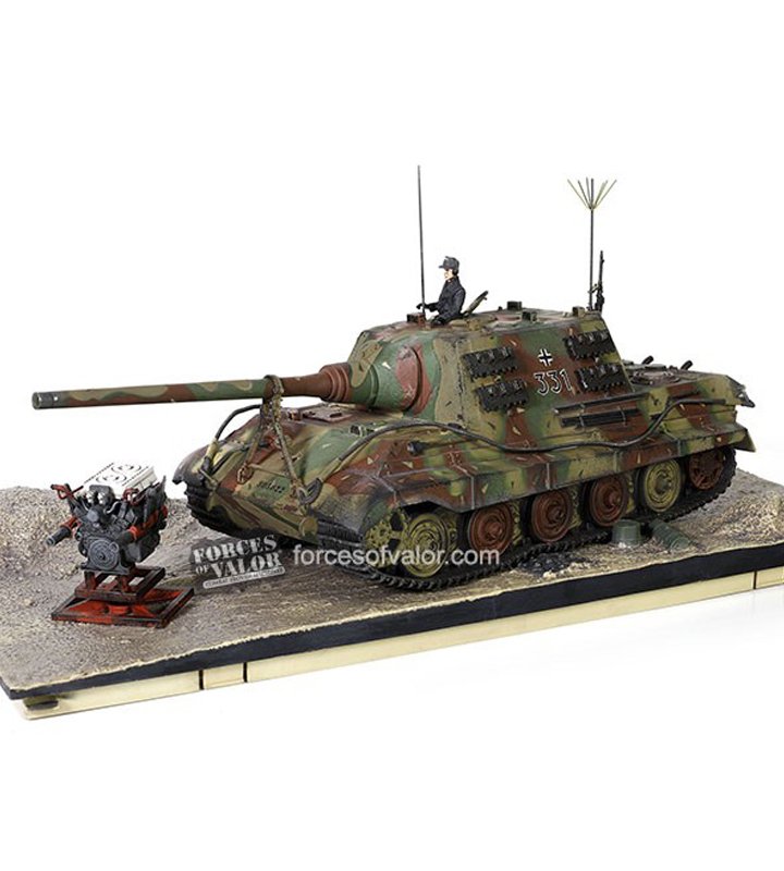 801024A德國Sd.Kfz.186 Panzerjager獵虎坦克1/32模型成品