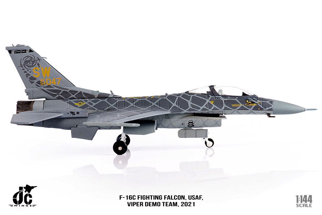 JCW-144-F16-005 美國空軍F-16 Viper Demo表演隊 黑蛇彩繪模型