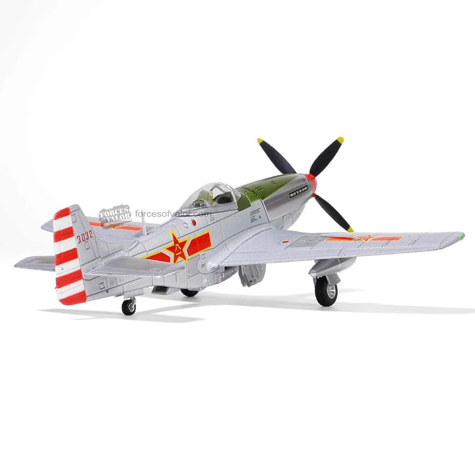 812013B中共解放軍八一塗裝P-51D模型1/72模型