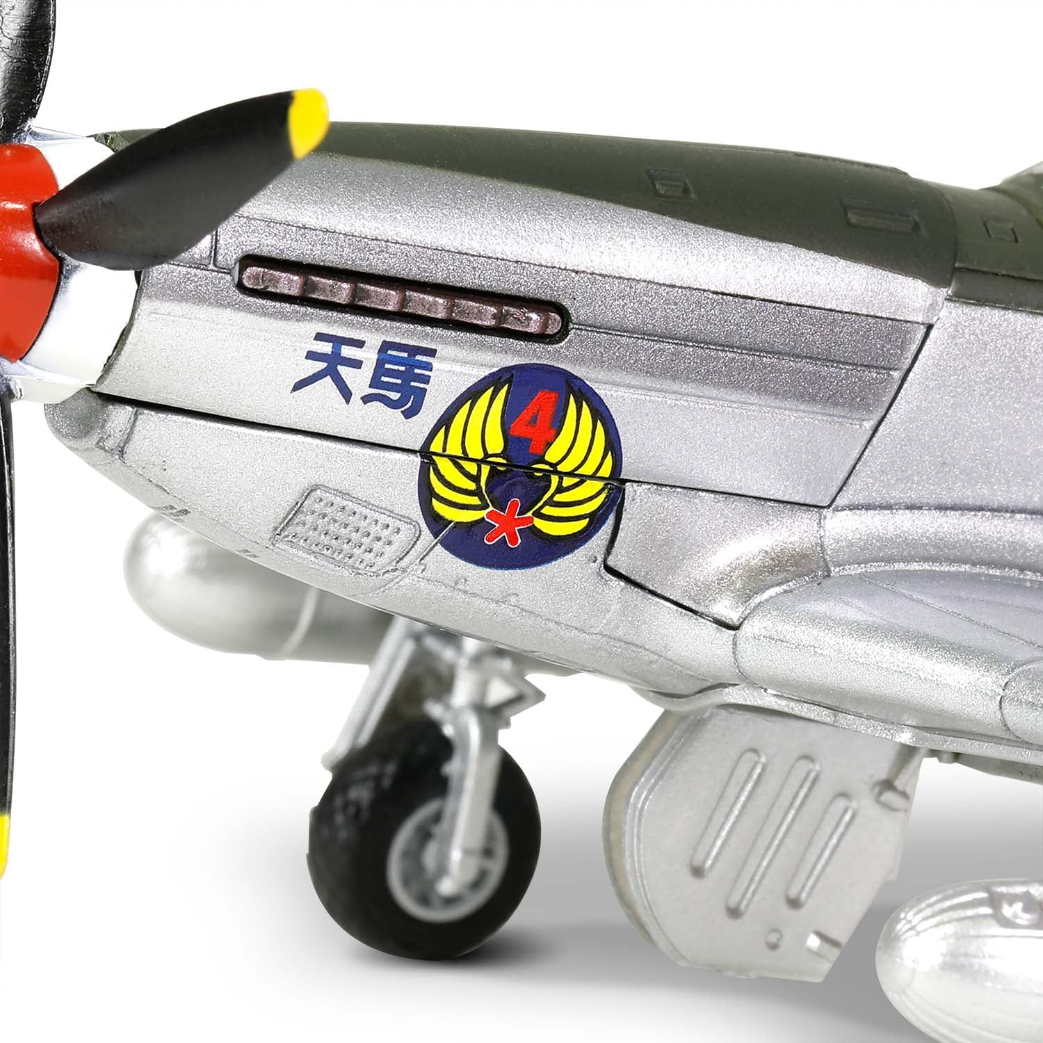 812013D空軍第四大隊大隊長徐華江P-51D天馬號座機1/72模型成品