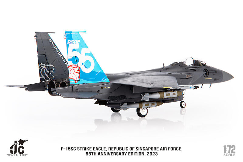 JCW-72-F15-031 新加坡空軍F-15SG成立55周年彩繪模型