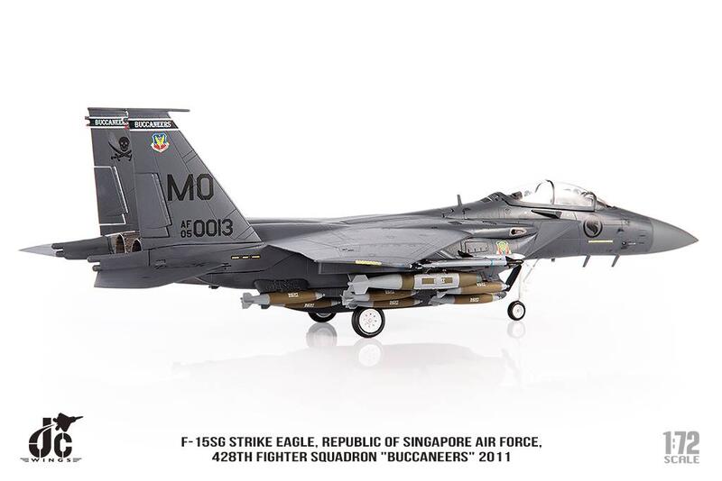 JCW-72-F15-025 新加坡空軍F-15SG第428中隊“海盜”模型