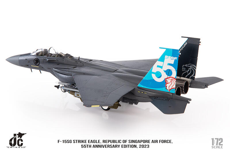 JCW-72-F15-031 新加坡空軍F-15SG成立55周年彩繪模型