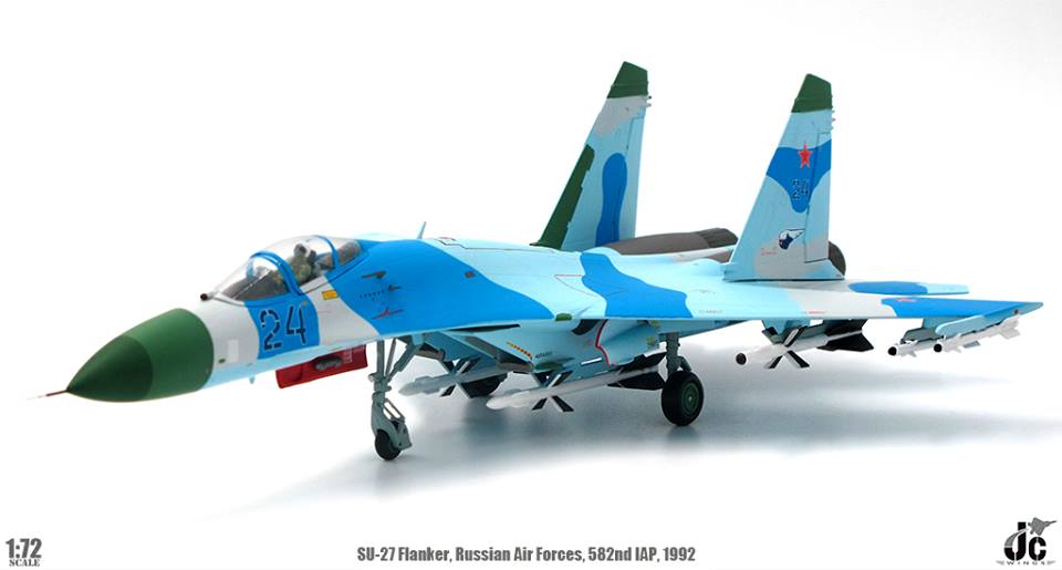 JCW-72-SU27-005 俄羅斯空軍Su-27U Flanker-C 藍24 模型