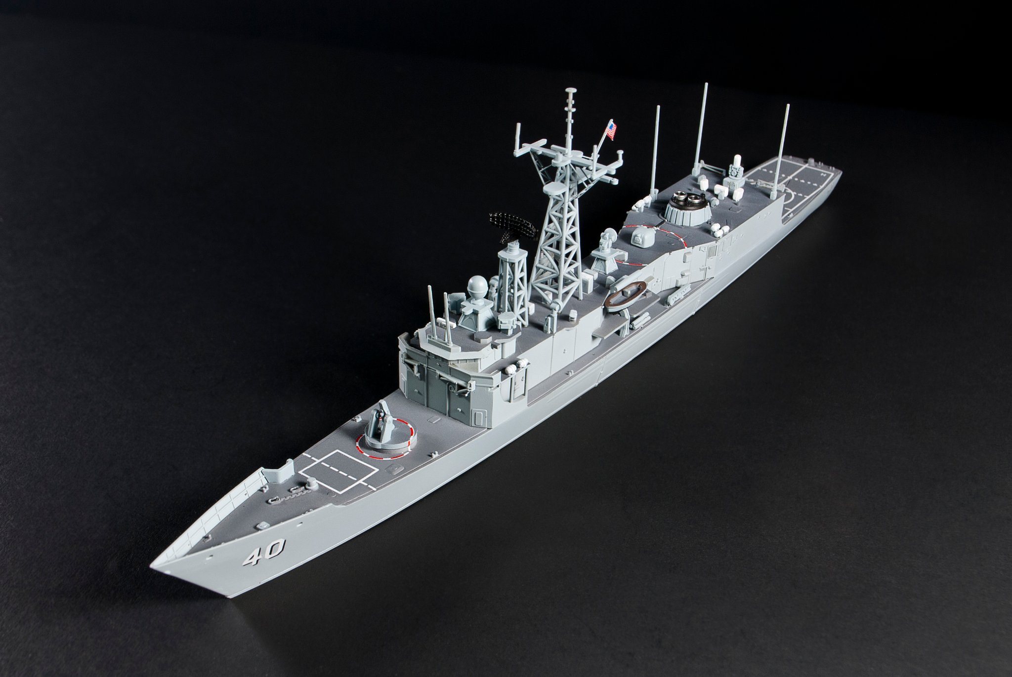 SE70006美軍派里級*海軍成功級驅逐艦含UH-60直升機1/700模型