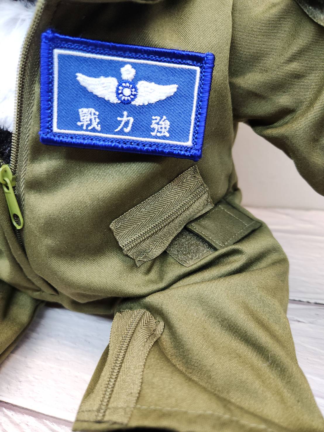 B001 空軍台東F-5E/F老虎二式戰鬥機 第7聯隊 戰力強 台灣黑熊娃娃(綠色飛行衣)