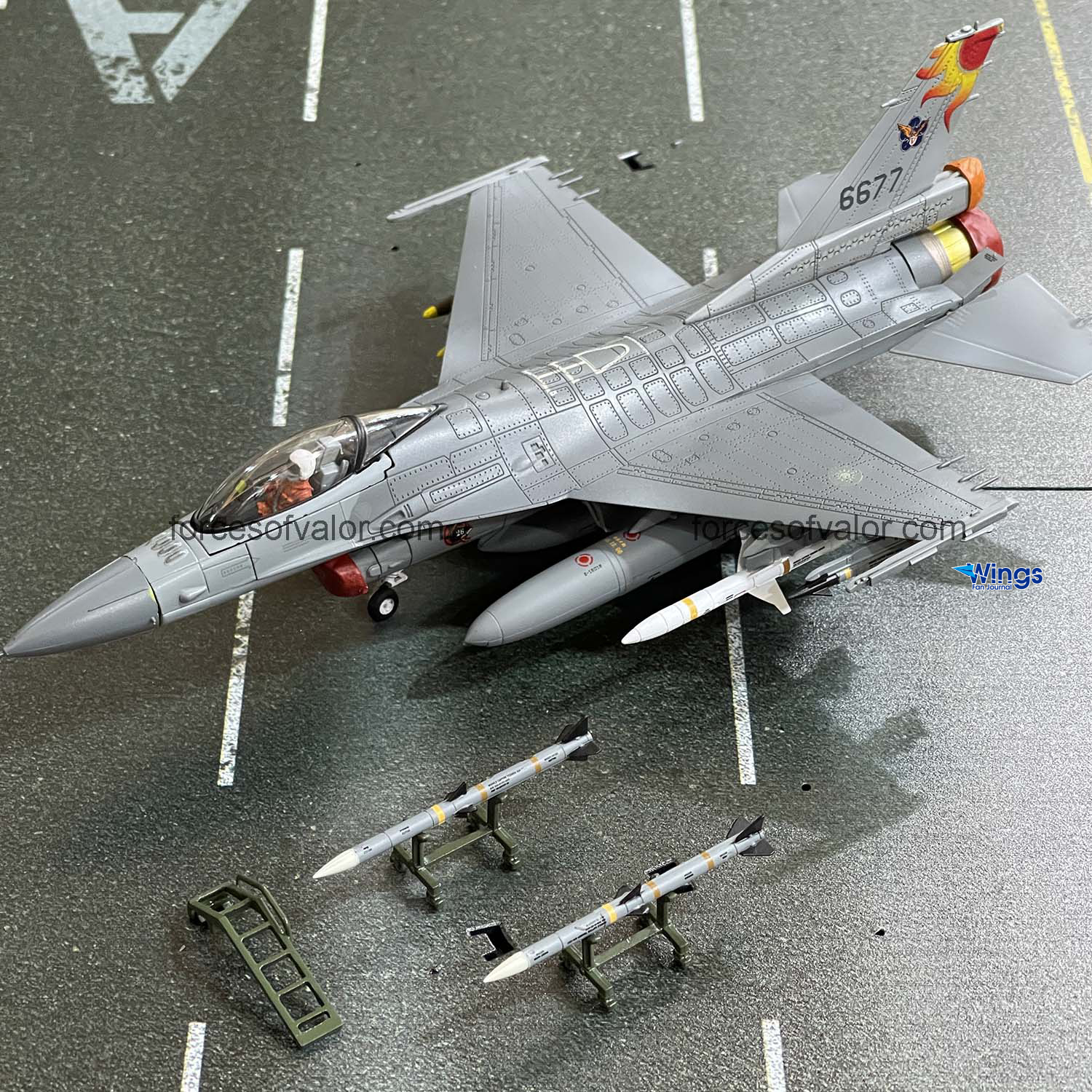 813005A空軍花蓮F-16A馬拉道彩色太陽神#6677戰鬥機(彩模型1/72成品