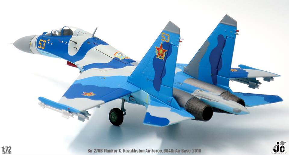 JCW-72-SU27-004 哈薩克空軍Su-27U Flanker-C 黃53模型