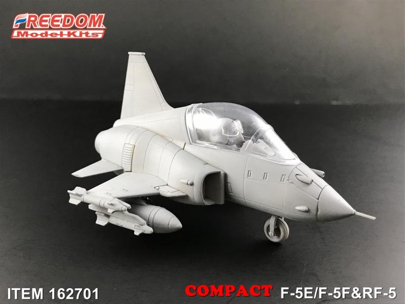 162003空軍RF-5E / F-5E虎式戰鬥機蛋機模型1入