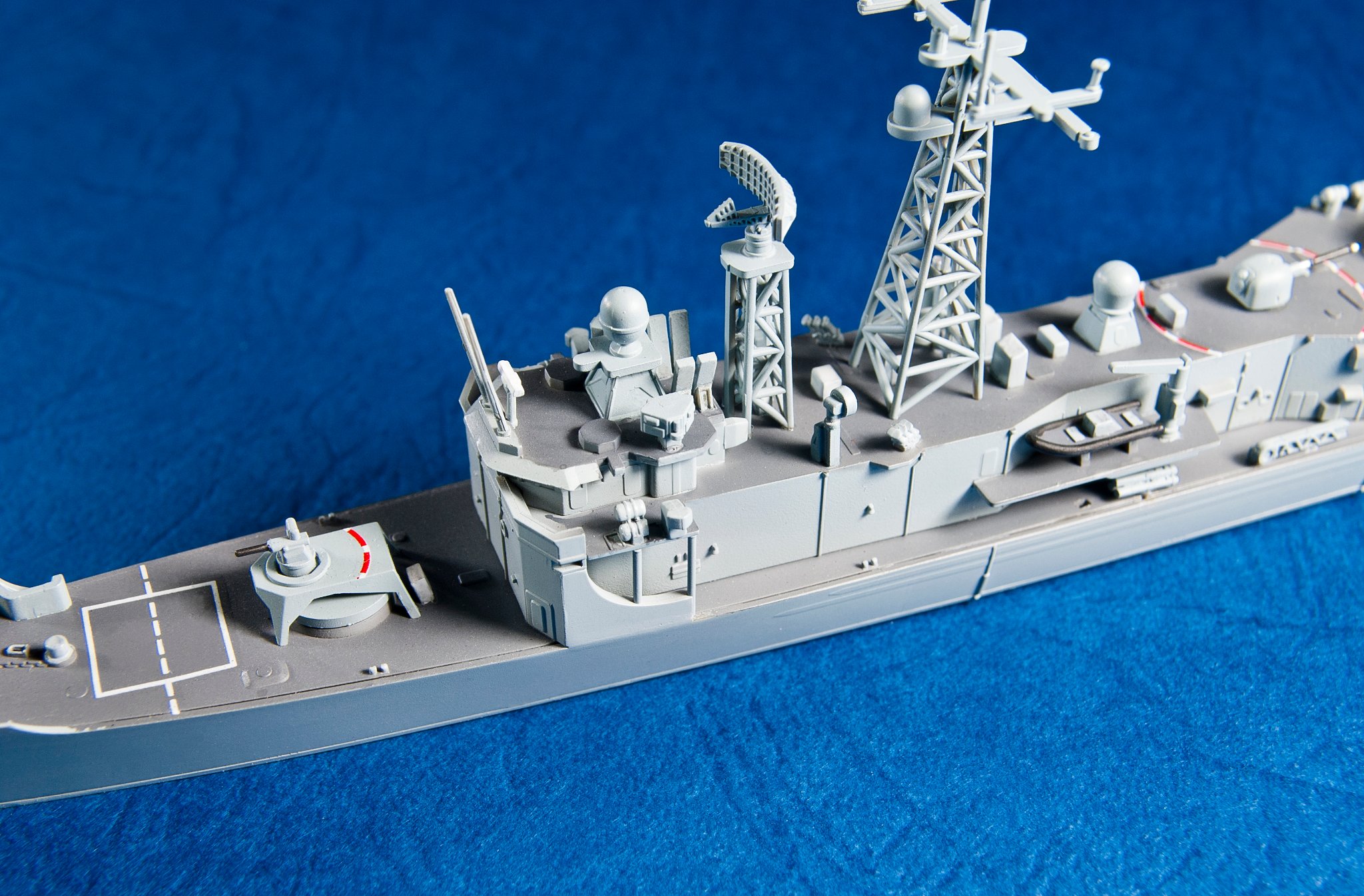 SE70006美軍派里級*海軍成功級驅逐艦含UH-60直升機1/700模型