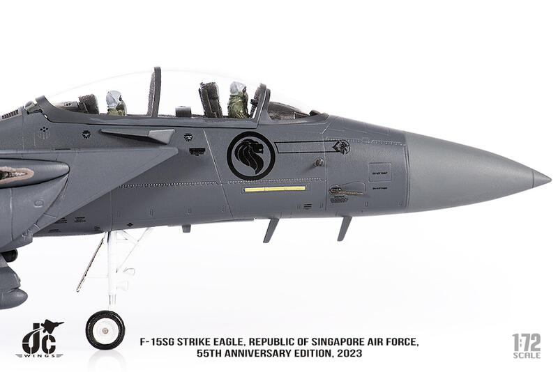 JCW-72-F15-031 新加坡空軍F-15SG成立55周年彩繪模型