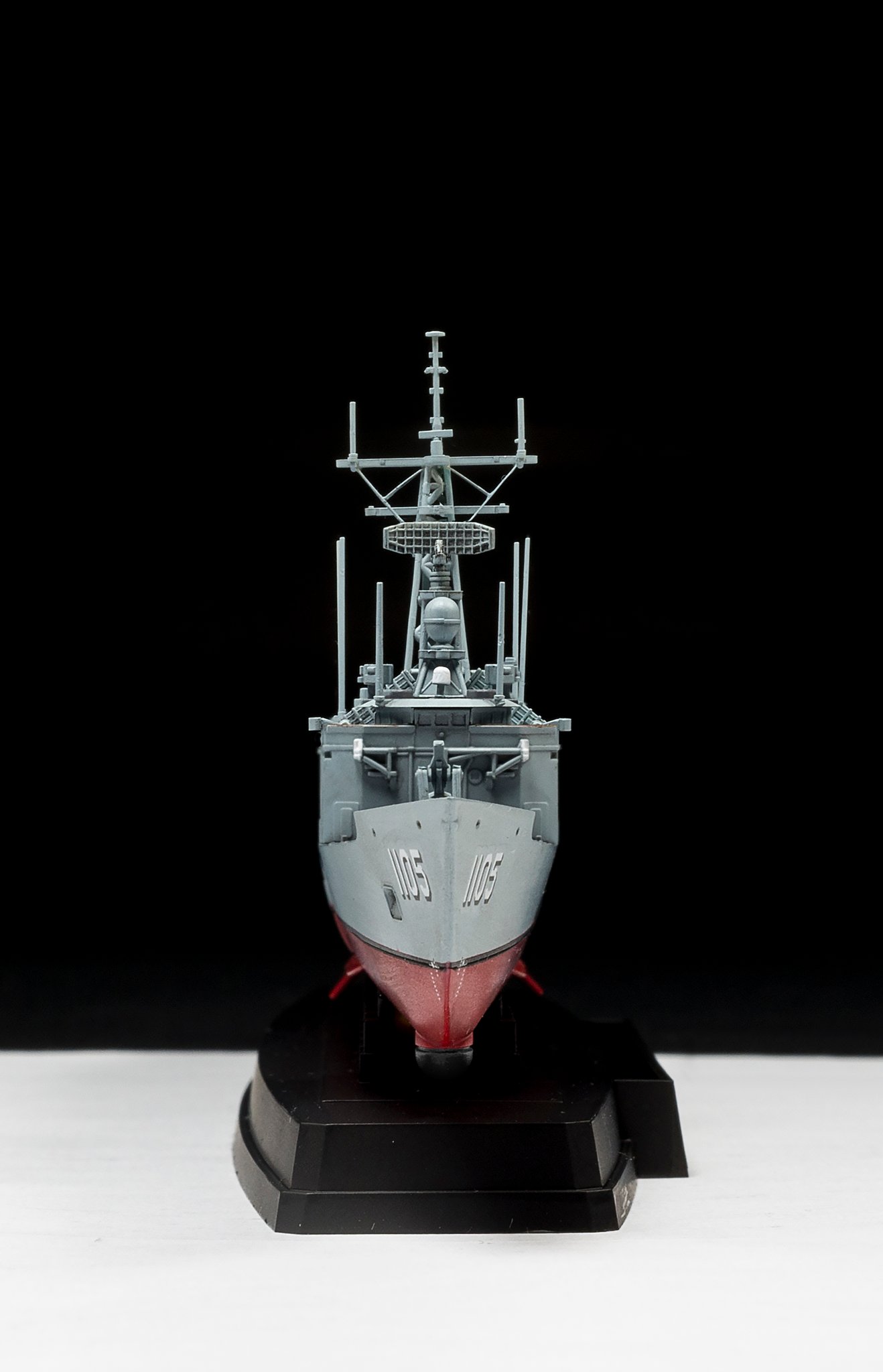 SE00702成功級飛彈巡防艦1/700 模型(全艦底含蝕刻片及水貼)