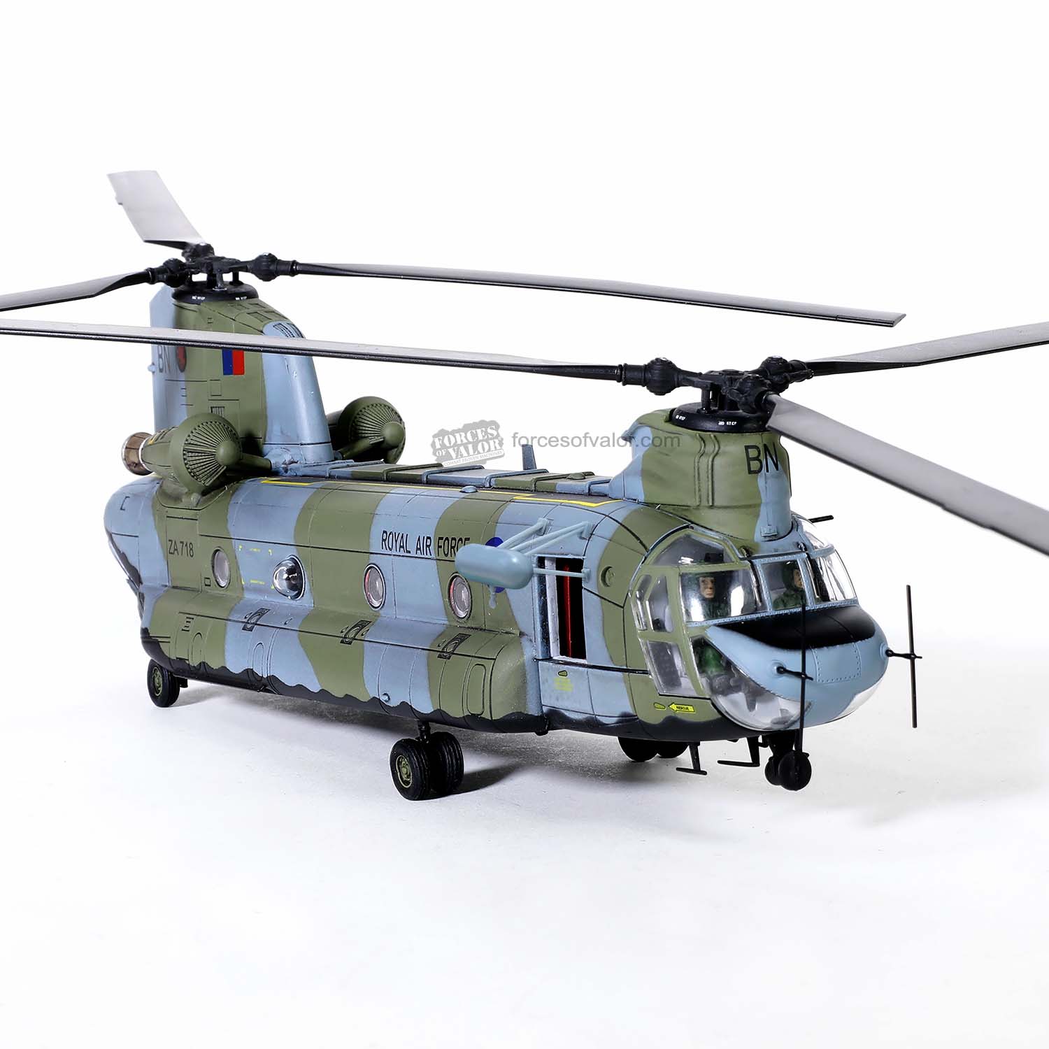 821004C英國皇家空軍18中隊CH-47 HC. Mk.1福克蘭1982模型1/72成品