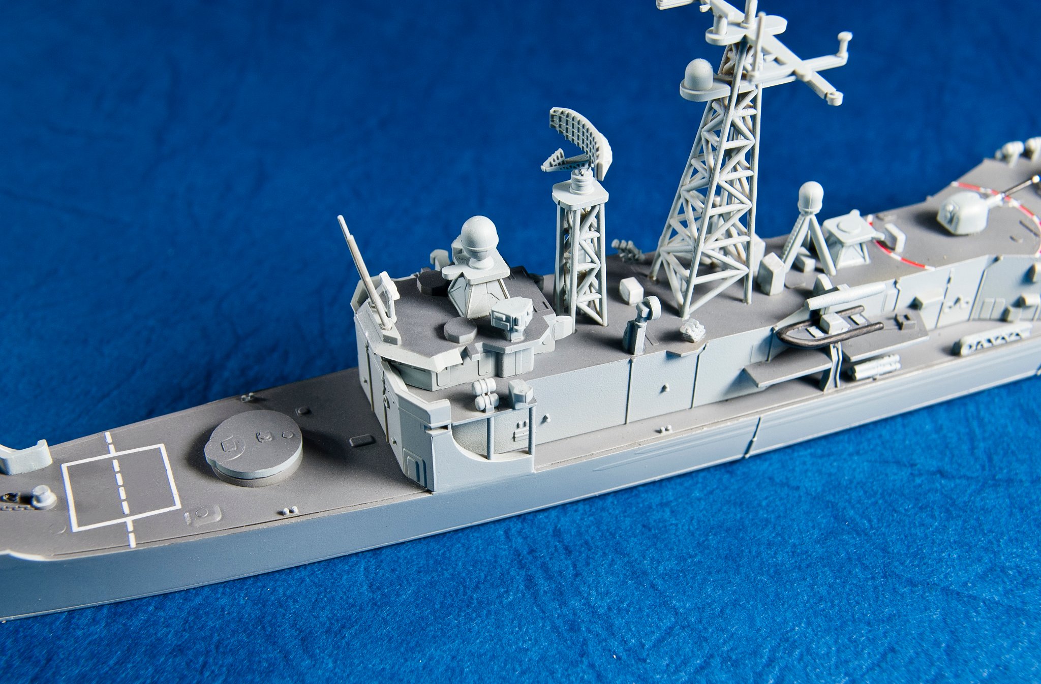 SE70006美軍派里級*海軍成功級驅逐艦含UH-60直升機1/700模型