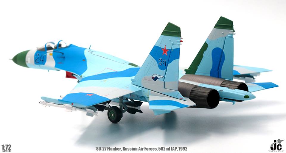 JCW-72-SU27-005 俄羅斯空軍Su-27U Flanker-C 藍24 模型