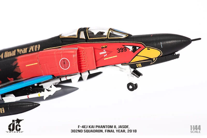 JCW-144-F4-003  JASDF日本航空自衛隊302飛行隊F-4除役黑幽靈彩繪模型