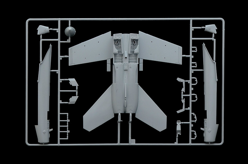 2824美國海軍EA-18G咆哮者1/48模型