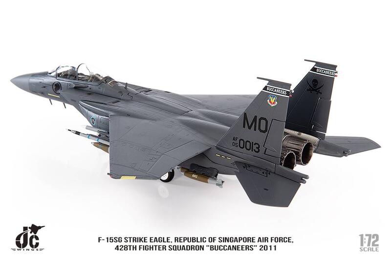 JCW-72-F15-025 新加坡空軍F-15SG第428中隊“海盜”模型