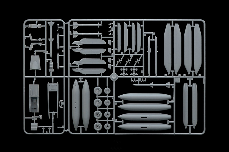 2824美國海軍EA-18G咆哮者1/48模型