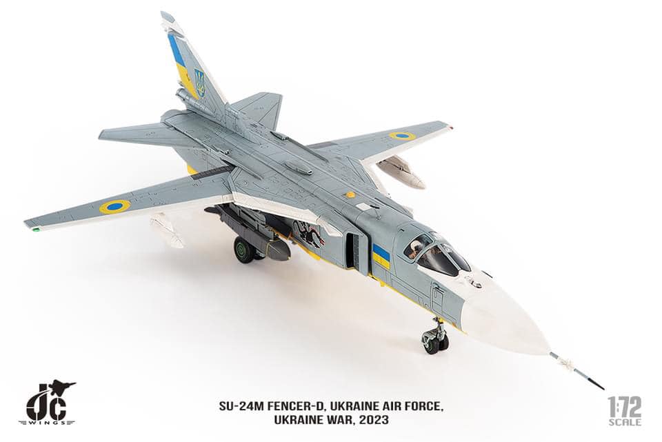 JCW-72-SU24-001烏克蘭空軍SU-24M Fencer-D模型 1/72成品