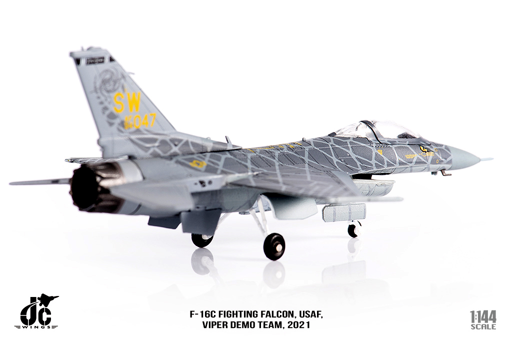 JCW-144-F16-005 美國空軍F-16 Viper Demo表演隊 黑蛇彩繪模型