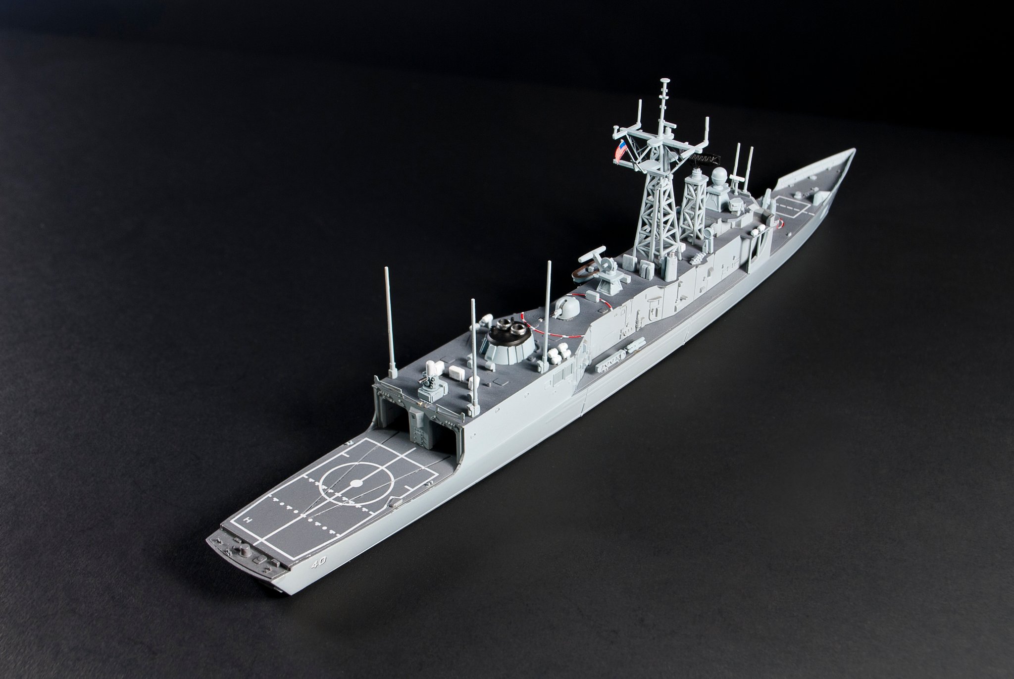 SE70006美軍派里級*海軍成功級驅逐艦含UH-60直升機1/700模型