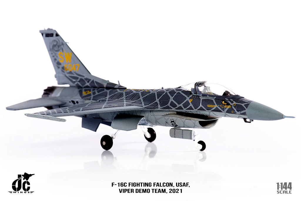 JCW-144-F16-005 美國空軍F-16 Viper Demo表演隊 黑蛇彩繪模型