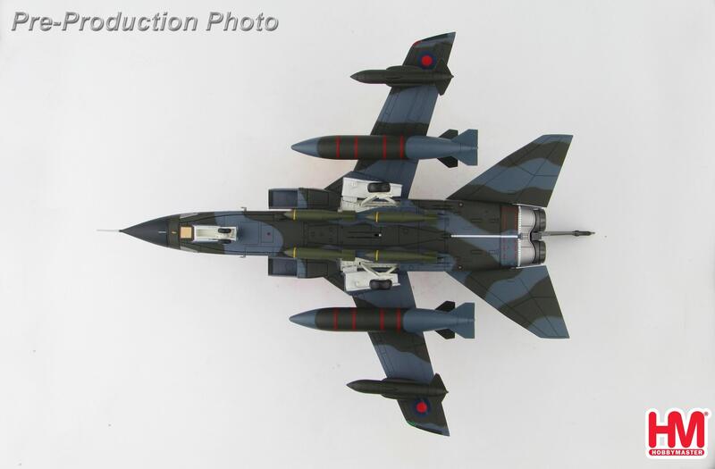 HA6702 英國皇家空軍Tornado GR.1 ZA 592G, 第9中隊合金模型